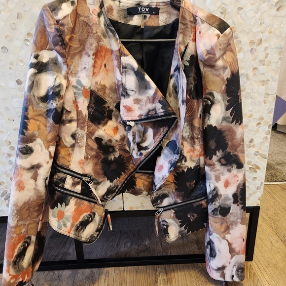 Jacket - Picture 3 of 3